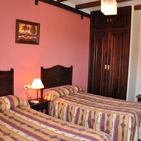 Apartamentos El Mirador Del Soto Sotoserrano Quarto foto